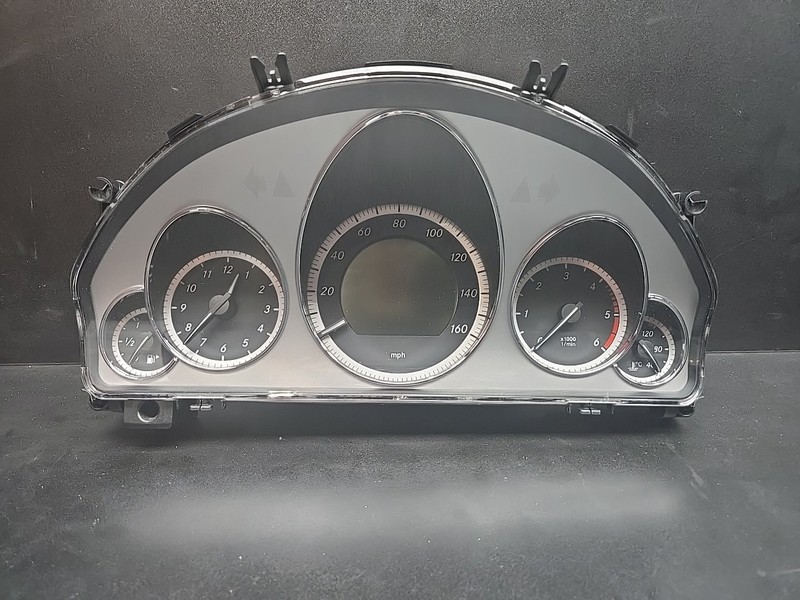 2010-13 Mercedes E350 E500 Speedometer Instrument Cluster 2129003009 157k
