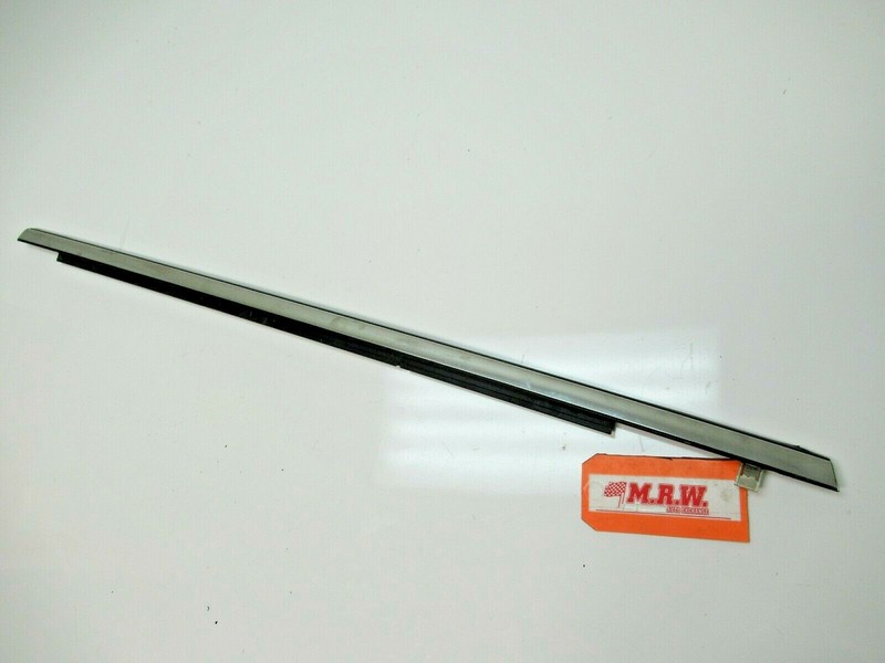 REAR DOOR MOLDING TOP OUTER CHROME PANEL STRIP SEAL GLASS WINDOW LEFT for ACADIA