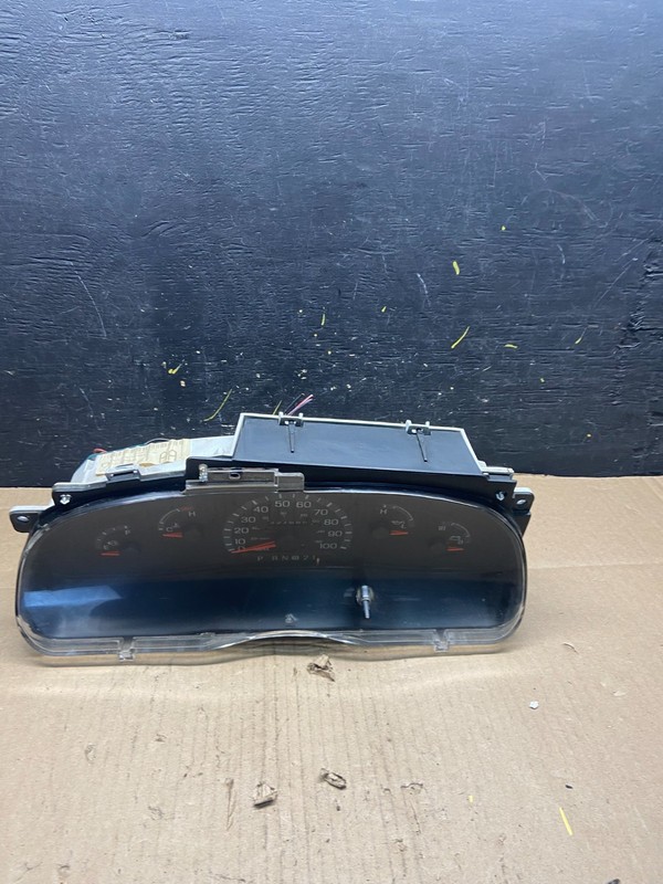 1999 to 2000 Ford E150 E250 E350 VAN Gauge Speedometer Cluster T1915 DG