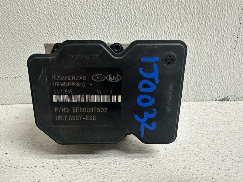 2012-2014 Hyundai Azera ABS Anti Lock Brakes Pump Brake Actuator & Modulator