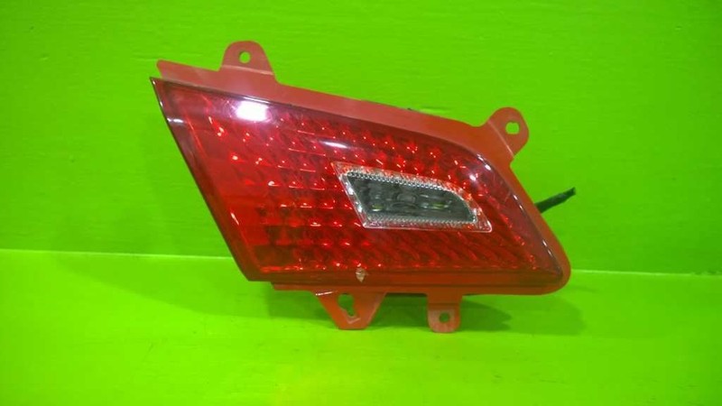 08 09 10 INFINITI M35X DRIVER LEFT LID MOUNT TAILLIGHT LAMP OEM 2602-68