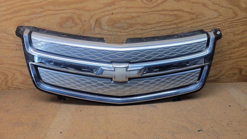 2011 2012 2013 2014 2015 Chevrolet Volt Front Bumper Upper Grille W/ Emblem OEM