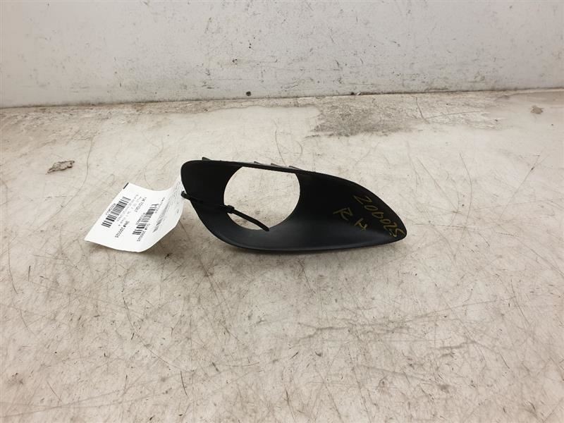 2007 TOYOTA YARIS SE PASSENGER SIDE FOG LIGHT COVER