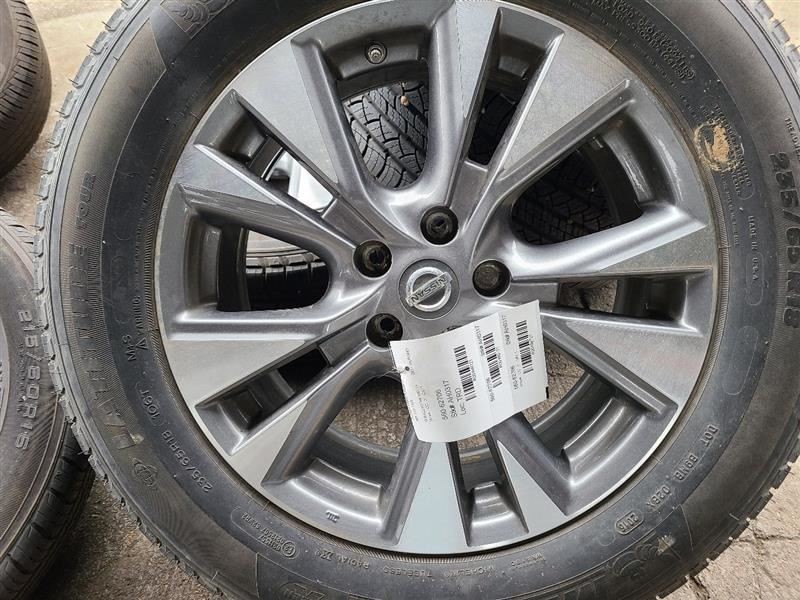Wheel 18x7-1/2 Alloy Machined Face Painted Pockets Fits 15-18 MURANO 499721