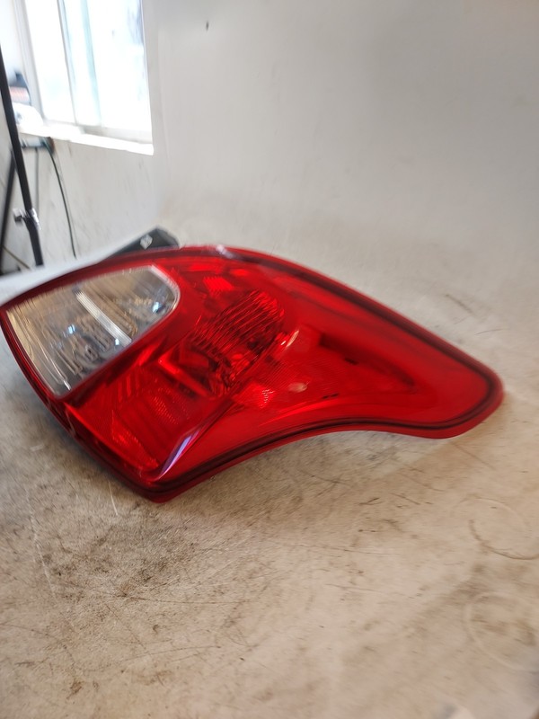 2012-2019 Nissan Versa RIGHT OUTER TAIL LIGHT Sdn quarter panel mounted oem