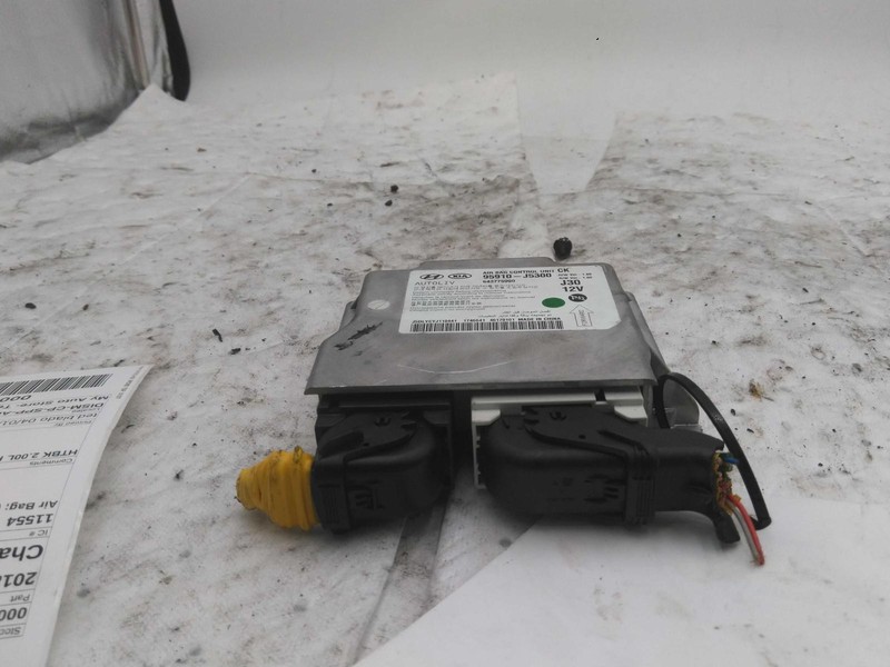 Used Air Bag Module fits: 2018 Kia Stinger Air Bag under center console Grade A