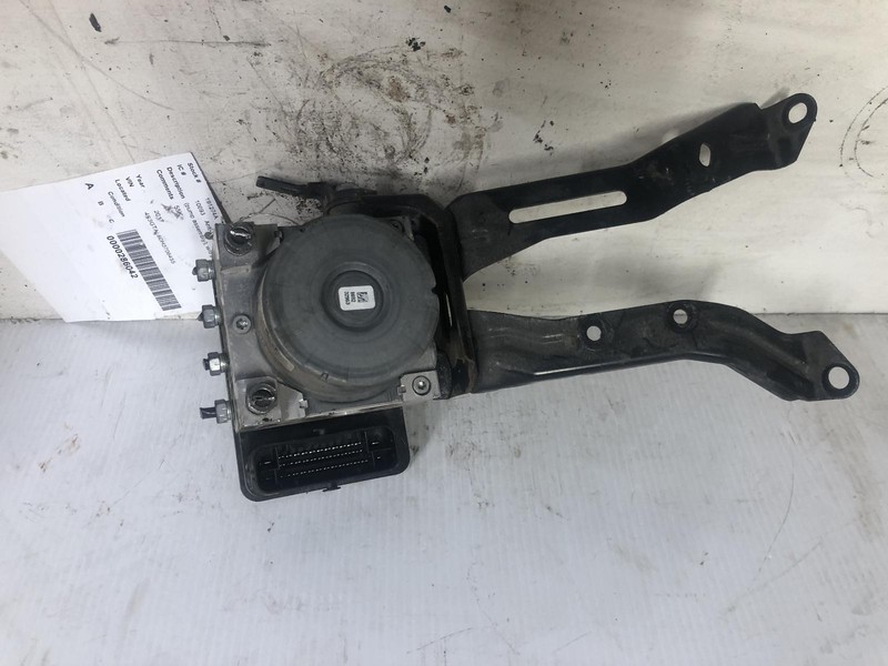 2017 SUBARU IMPREZA Anti-Lock Brake ABS pump assembly 55k miles OEM 17