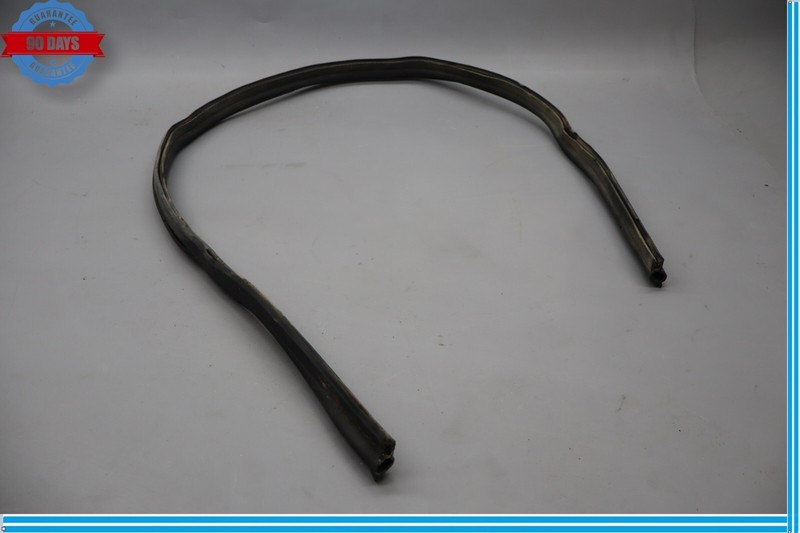 03-09 Hummer H2 Bonnet Hood Sealing Rubber Strip Oem
