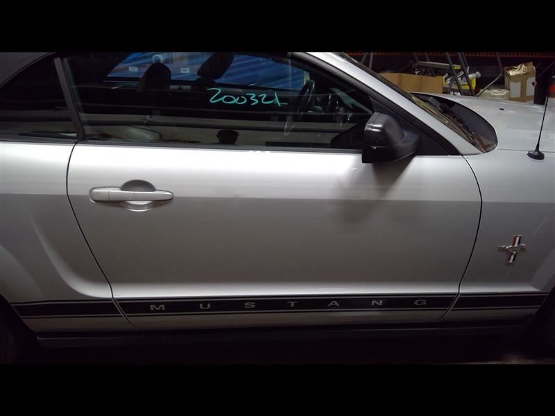 Passenger Front Door White Electric Convertible Fits 05-09 MUSTANG 723578