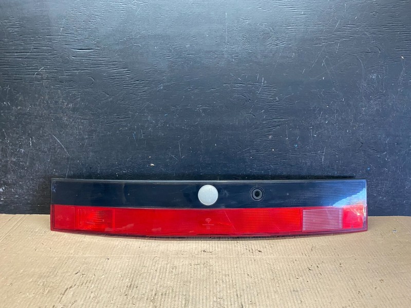 1993 to 1997 Saab 9000 Center Trunk Rear Brake Tail Light OEM i3533 DG1