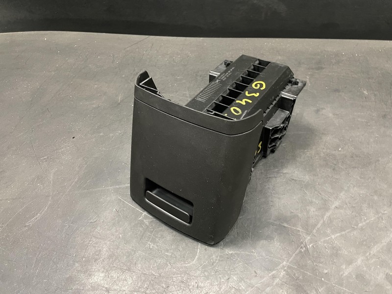 Center Console Rear Storage Tray w/ Cup Holder 2020 GMC Acadia 84775297 21 - 23
