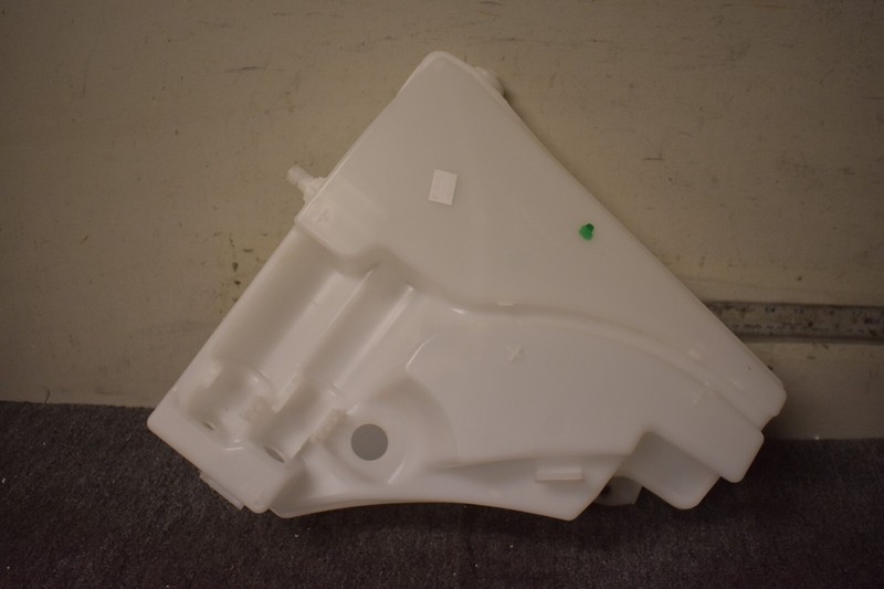 2012-2017 VOLKSWAGEN TOUAREG V6 SPORT WASHER RESVOIR FACTORY OEM