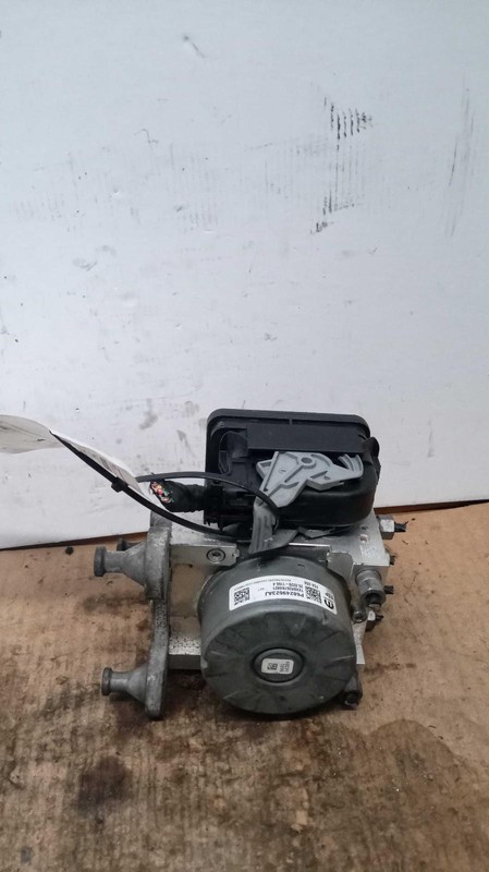 2018 Jeep Wrangler ABS Pump & Motor Assembly OEM 68405525AA 68405530AE