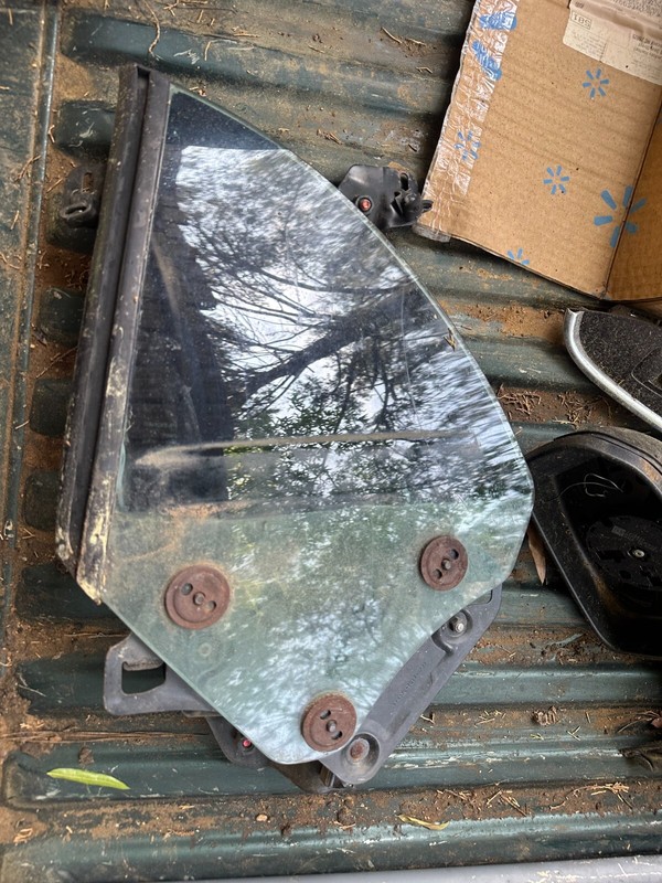 96-99 MITSUBISHI ECLIPSE SPYDER 2G LH REAR QUARTER WINDOW GLASS & FRAME