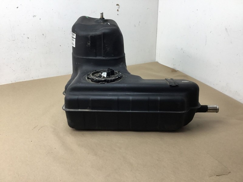 Audi R8 2011 Convertible Right Fuel Gas Gasoline Reservoir Tank 08-12 ;:O