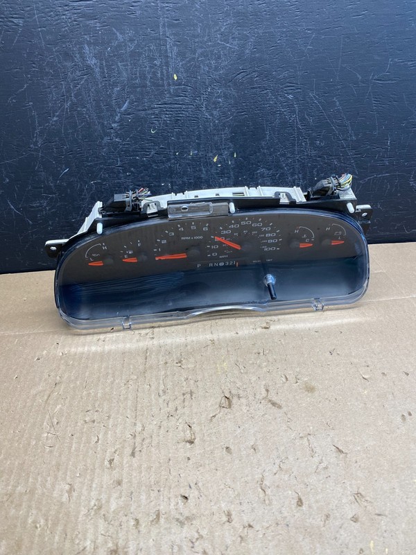 2006 Ford E350 Gauge Speedometer Cluster OEM ac6760 DG