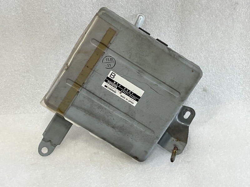 1997 LEXUS LS400 MULTIPLEX NETWORK BODY CONTROL MODULE 89221-50021