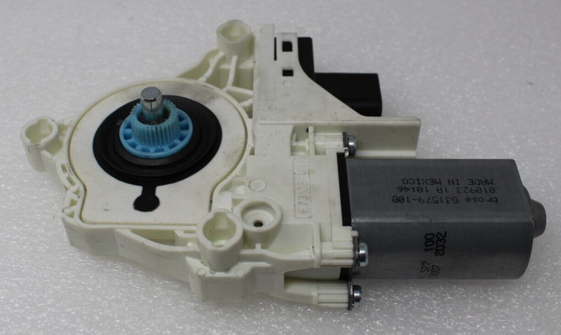 2020-24 TESLA MODEL Y FRONT LEFT SIDE DOOR WINDOW REGULATOR MOTOR OEM 1526796-00
