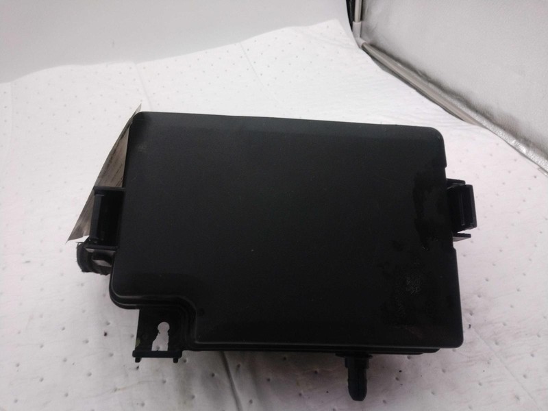 2017 Hyundai Elantra OEM Used Fuse Box 91203F2270 Red 117k Miles