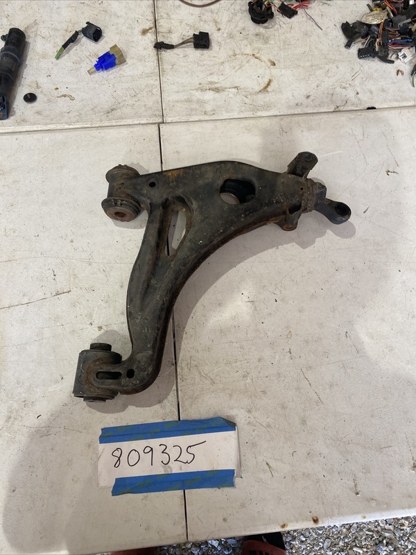 98-03 Mercedes LOWER ARM CONTROL DRIVER FRONT LEFTW208 CLK320 CLK430