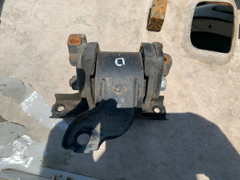 08-15 Lancer Evolution RALLIART GSR MR RH FRONT UPPER MOTOR MOUNT W/ BRACKET