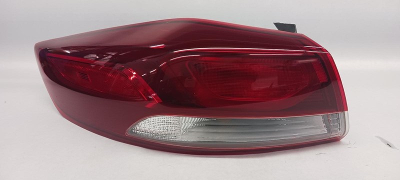 17-'18 HYUNDAI ELANTRA driver outer Taillight incandescent Korea OEM Grade A!