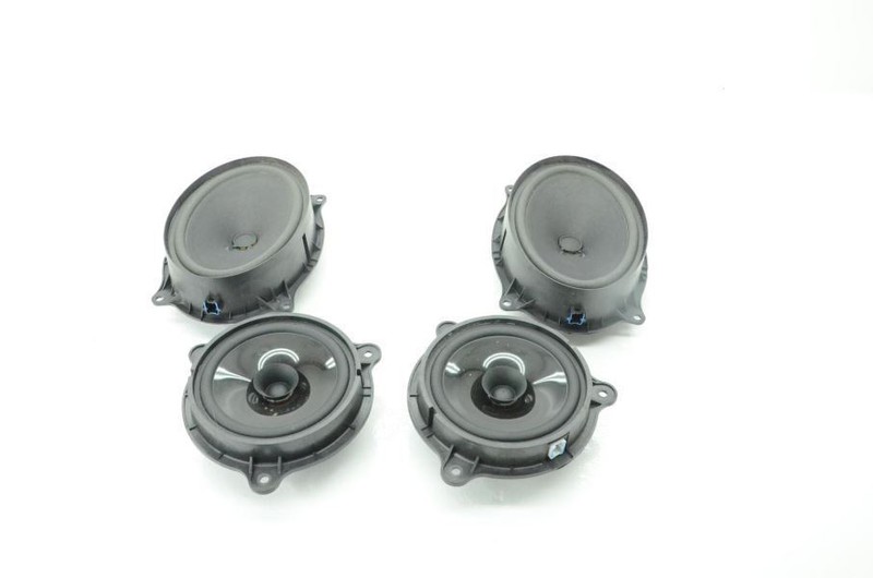 2017-2020 Nissan Titan 5.6L 4x4 Pair of 4 Door Speakers 28156 EZ00A