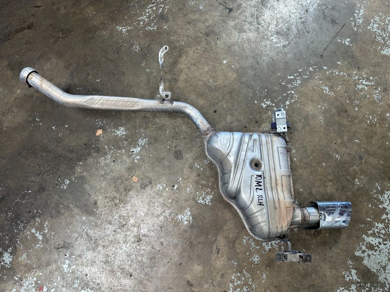 06-11 Mercedes ML350 W164 - 3.5L LEFT DRIVER SIDE MUFFLER EXHAUST W/ PIPE OEM