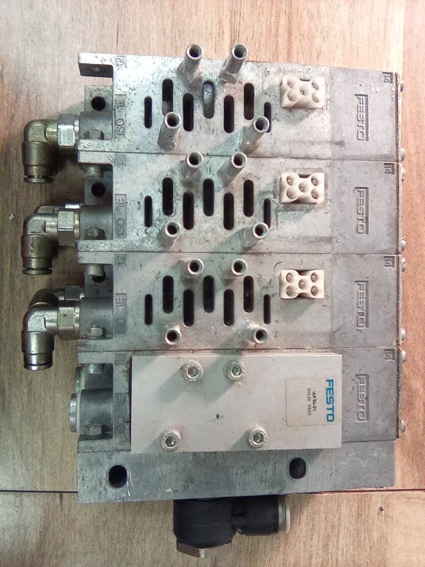 FESTO VIGI-04-D-1 Manifold Block Assembly W/ End plate IPER-04-D-1 & Cover Plate