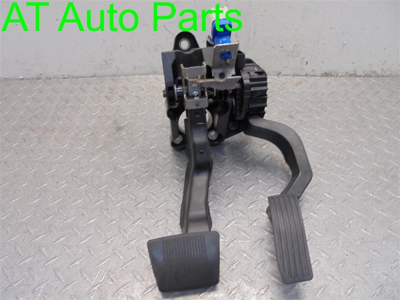 2014 JEEP CHEROKEE 3.2L GAS AND BRAKE PEDAL ASSEMBLY