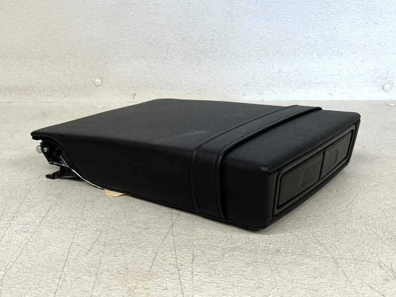 ⭐2014-2019 MERCEDES CLA250 REAR CENTER SEAT ARMREST W/ CUP HOLDER OEM LOT2739