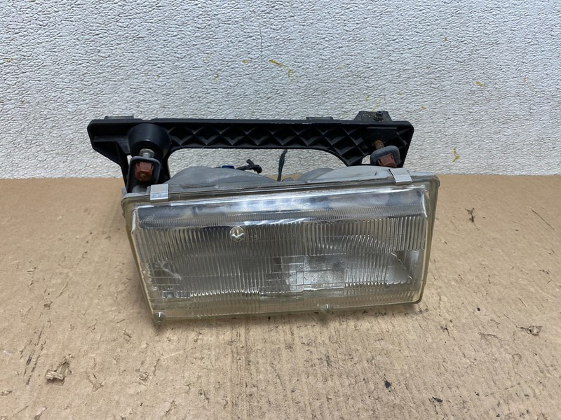 1995 to 1997 Cadillac Eldorado Right Passenger RH Side Headlight Q2717 PS