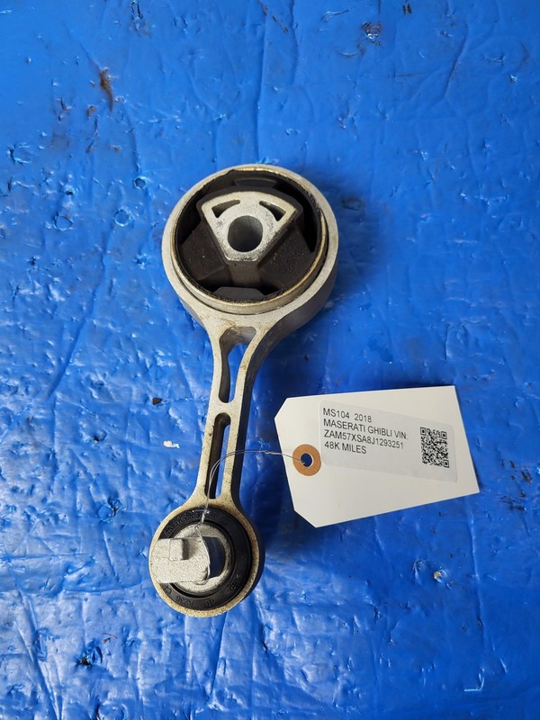 Used Oem Maserati Right Passenger Engine Mount Bracket 0670003630 for Ghibli 18