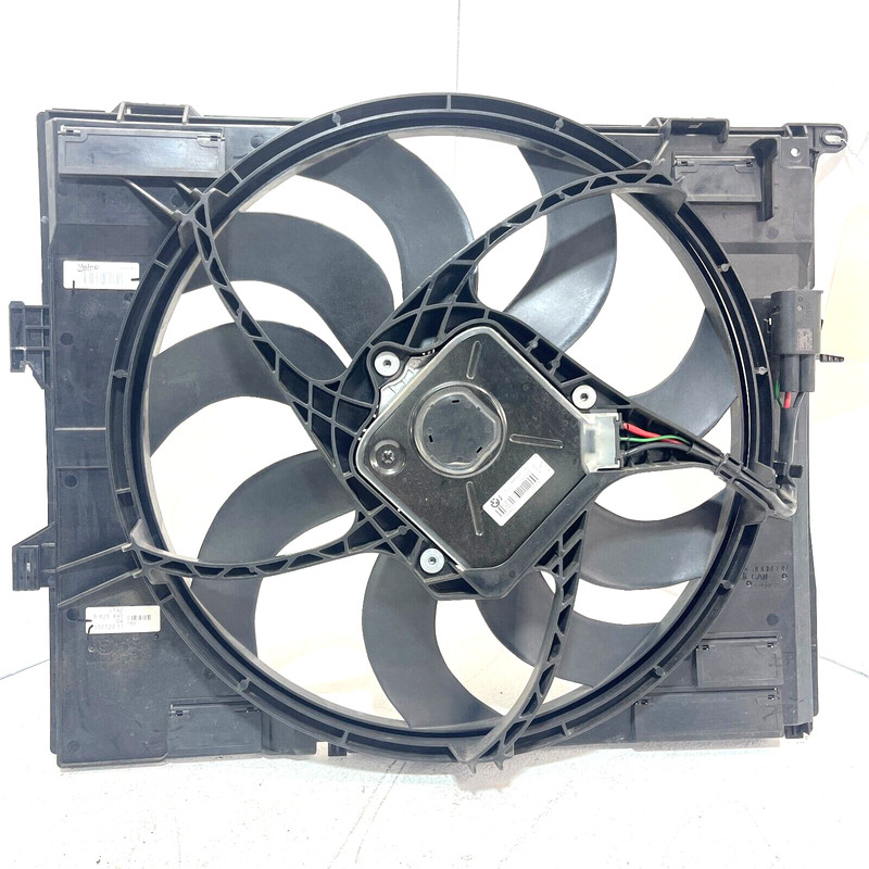 17-20 BMW 430i 440i F32 F33 F36 Engine Cooling Fan & Motor W/ Shroud OEM 600W