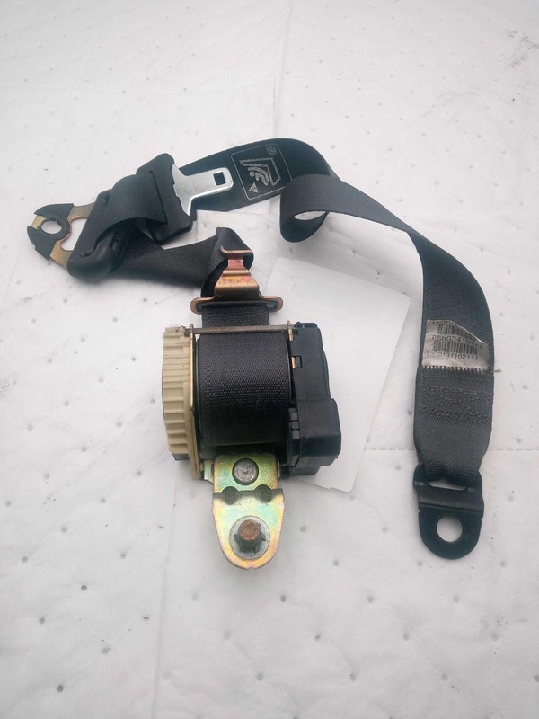 2002-2003 Jeep Liberty Red Seat Belt OEM Passenger Side 91100 Miles