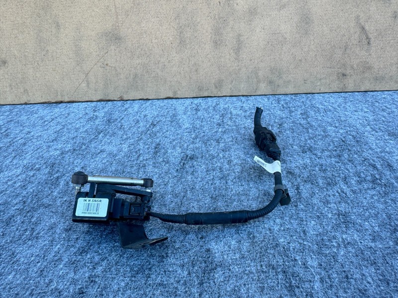 GENESIS G70 2019-2025 OEM REAR LEFT DRIVER SUSPENSION HEIGHT LEVEL SENSOR ASSY