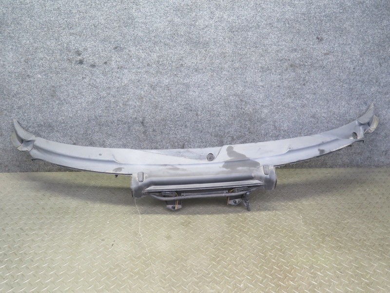 2001-2005 PORSCHE 911 CARRERA 996 WINDSHIELD WIPER COWL VENT TRIM COVER PANEL