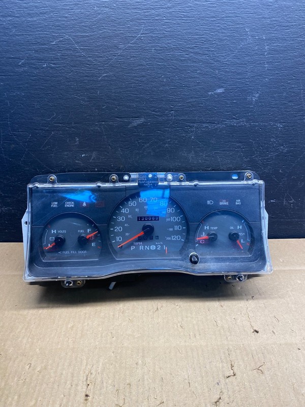 2003 to 2005 Mercury Grand Marquis Speedometer Instrustment Cluster AD1637 DG