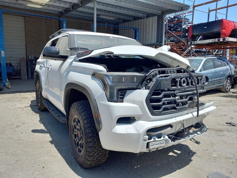 23 TOYOTA SEQUOIA HYBRID 3.4L FRAME 4X4