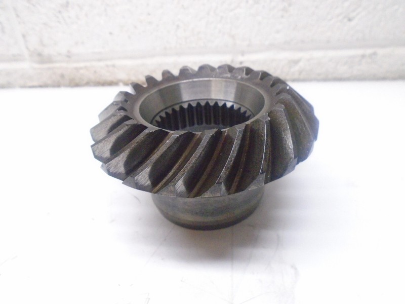 M4c OMC Upper Gearcase gear 912313 1/2 of 984581 21 tooth