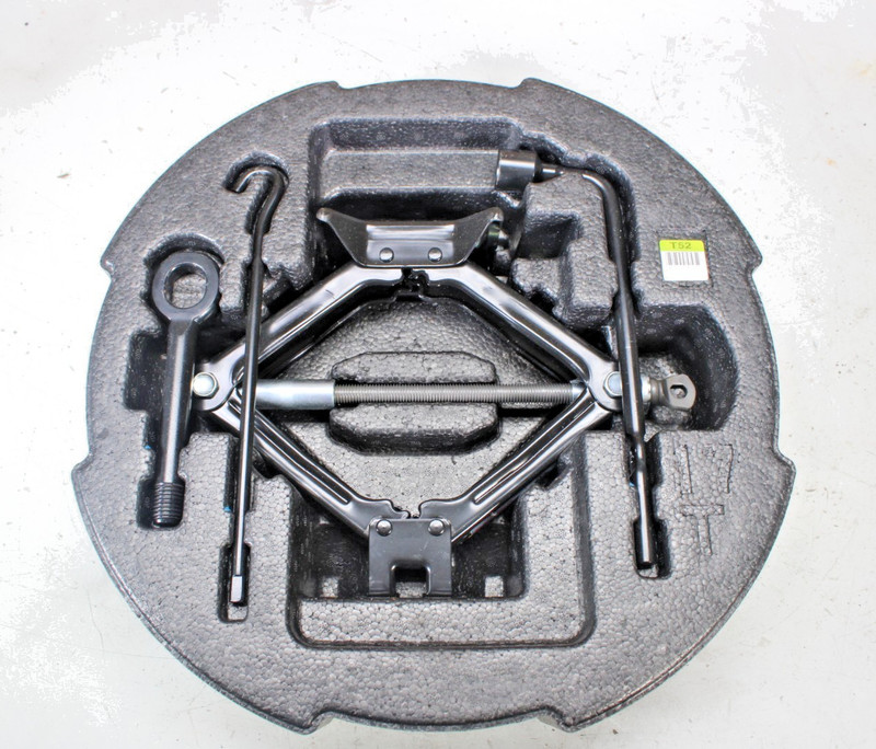 2014-2016 Kia Cadenza Emergency Spare Tire Jack & Tool Kit w/Foam Holder OEM