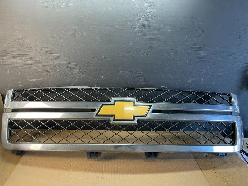 2007 to 2013 Chevrolet Silverado 2500 Front Chrome Grille Grill AC1995 DG