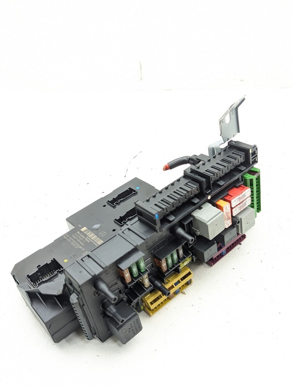 12-14 Mercedes W204 C250 C300 C350 Rear Fuse Relay Box Module 2049060205