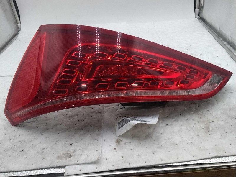 2011 Audi Q5 Right Tail Light Assembly White OEM 316867 128k Miles