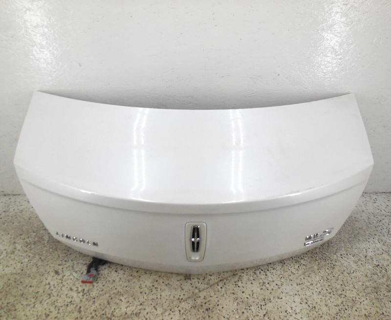 2013 2014 Lincoln MKS Trunk Deck Lid W/ Rear View Camera OEM UG *SCRATCHES*
