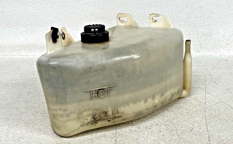 ⭐1984-1996 CHEVROLET CORVETTE C4 ENGINE COOLANT EXPANSION RESERVOIR OEM LOT2565