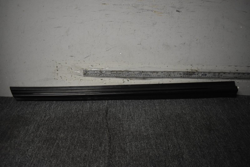 2014-2017 INFINITI QX70 BASE DOOR MOLDING FACTORY OEM