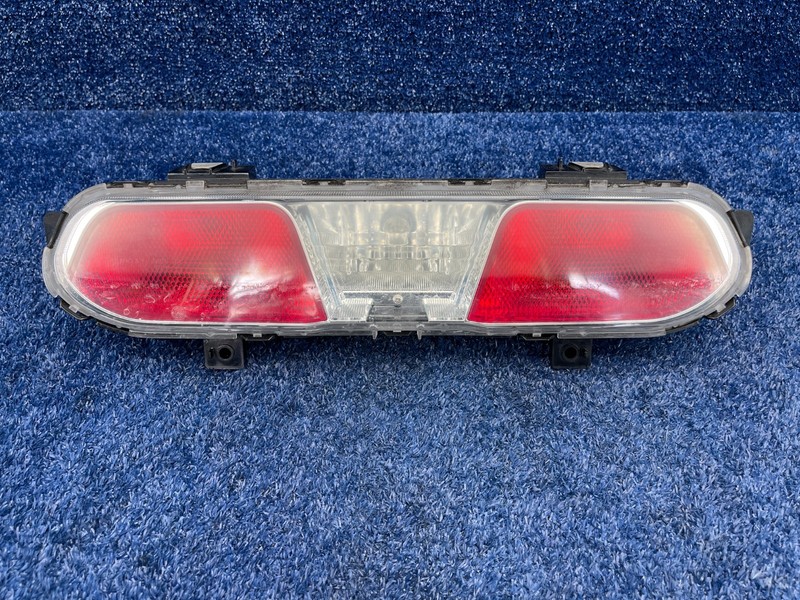 2017-2020 FIAT 124 SPIDER REAR BUMPER CENTER TAIL LIGHT STOP LAMP OEM NA4L51240