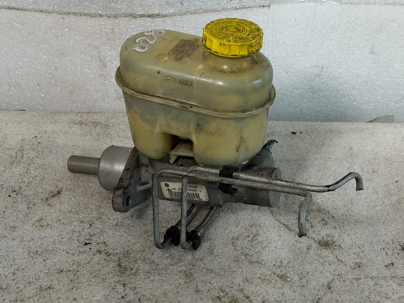 1999-2004 Jeep Grand Cherokee Brake Master Cylinder #028