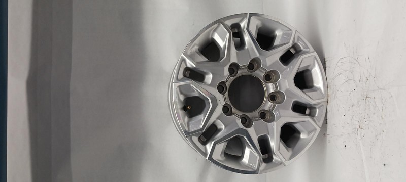 21-'24 CHEVROLET SILVERADO 2500 Wheel 18x8 aluminum OEM Grade B